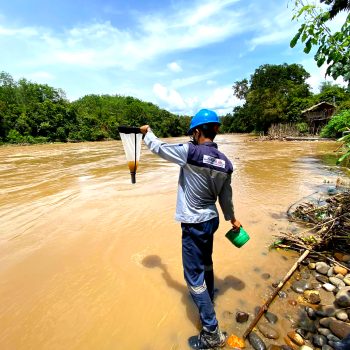Sampling Biota di Sungai Enim